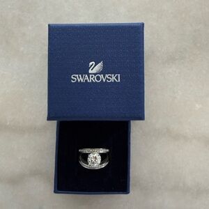 Swarovski Silver Ring with Sparkling Crystal